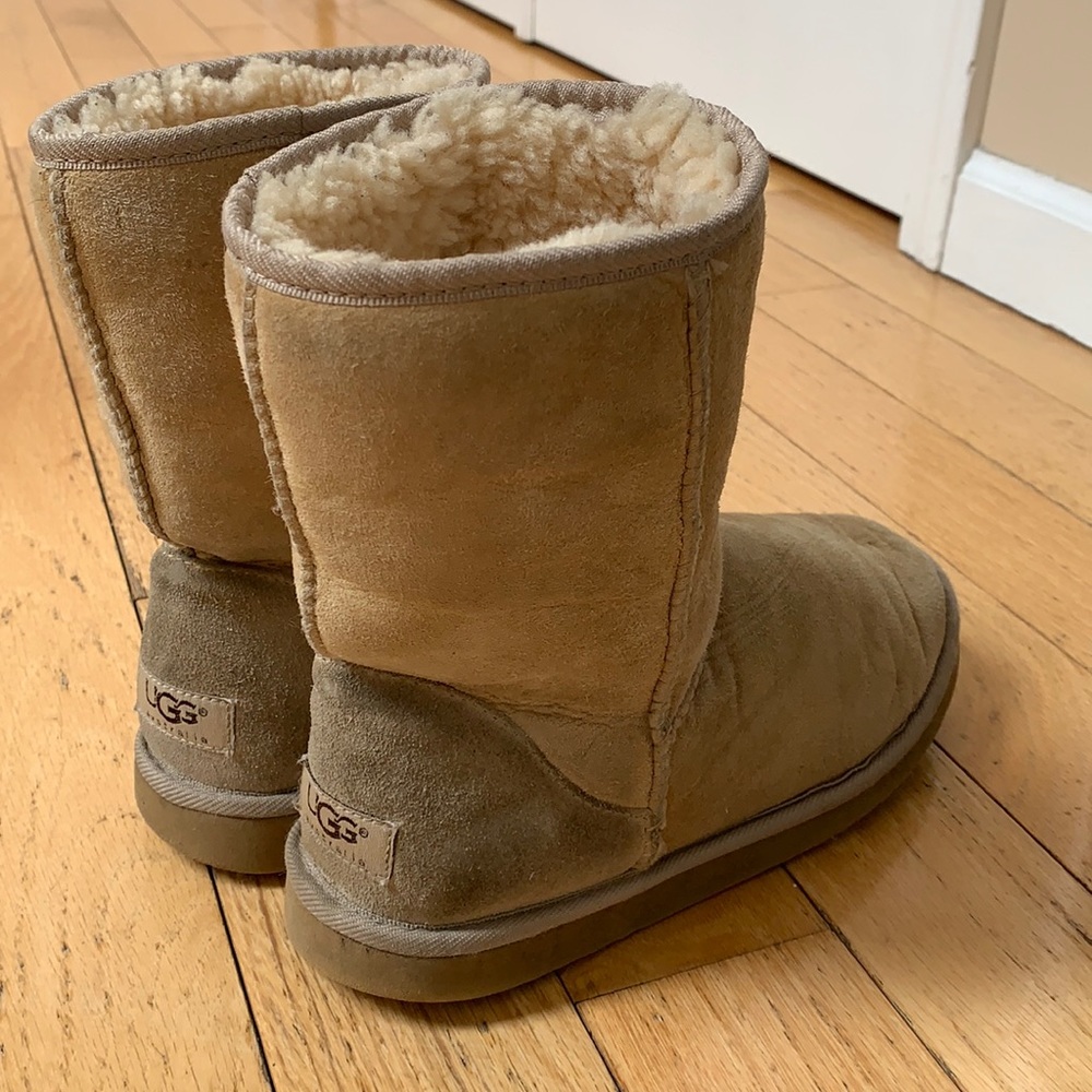 Women’s classic short UGG boots - Sand